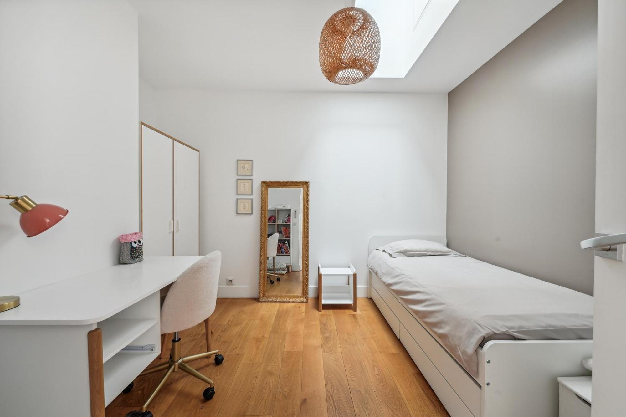 Grandeur Cachee Du 15e - Avec Parking Apartment Paris